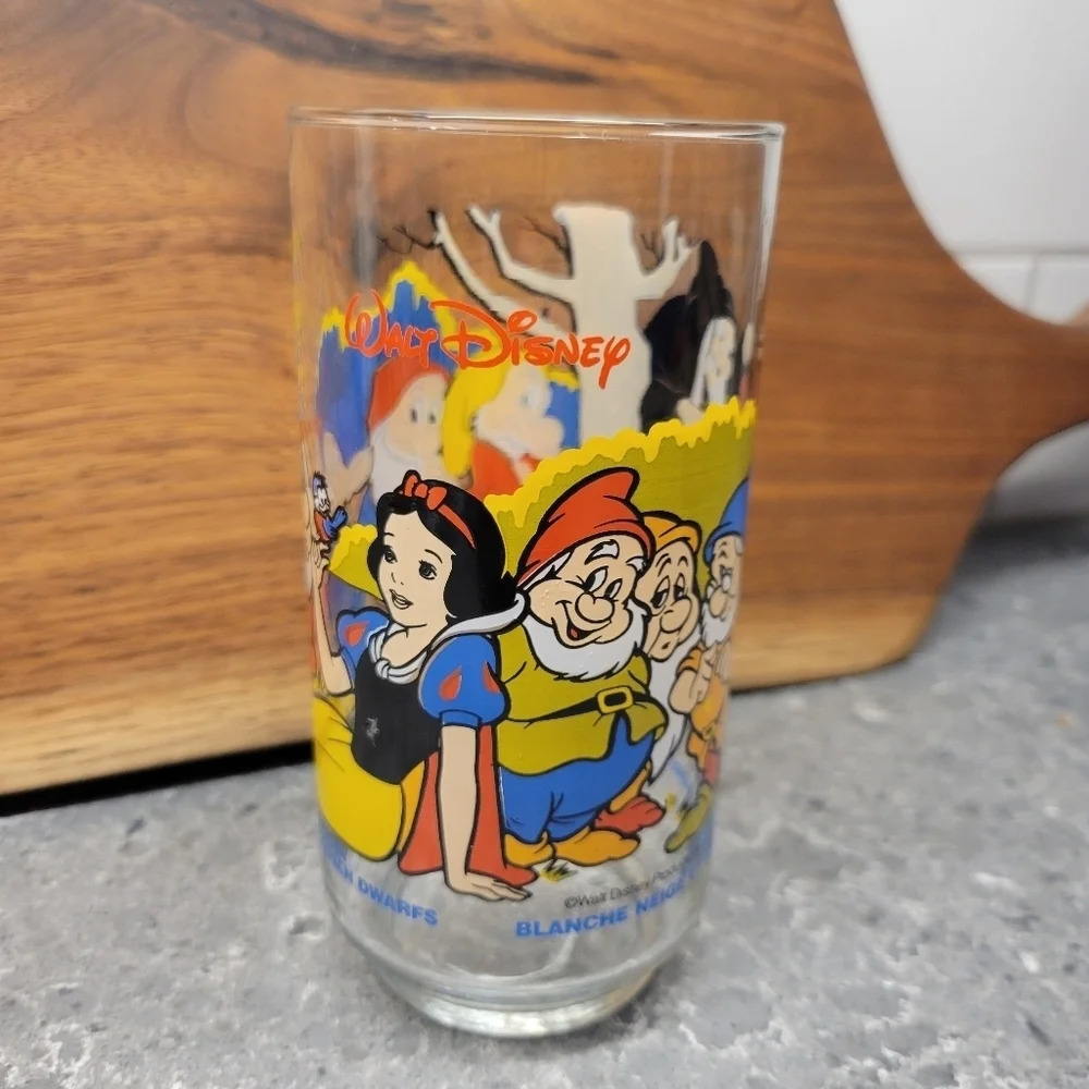 Vintage Mcdonald’s Snow  White Glass